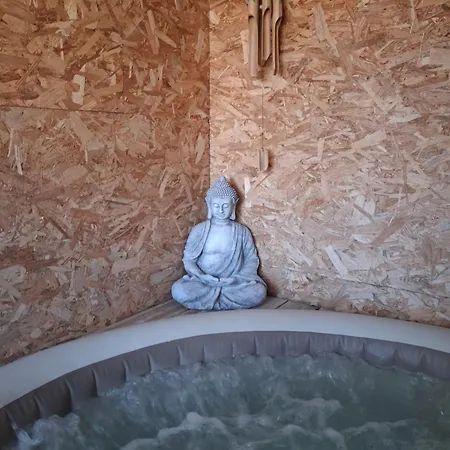 Roulotte Et Jacuzzi De Rachel Au Domaine Du Reuze *