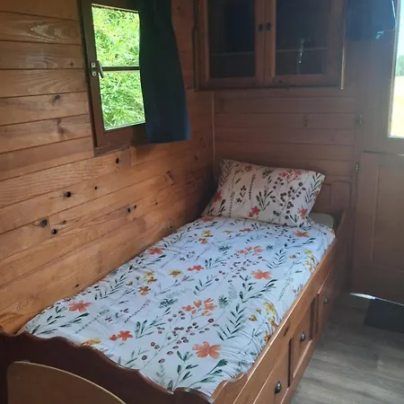 Ferienhaus Roulotte Et Jacuzzi De Rachel Au Domaine Du Reuze