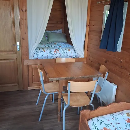 Ferienhaus Roulotte Et Jacuzzi De Rachel Au Domaine Du Reuze