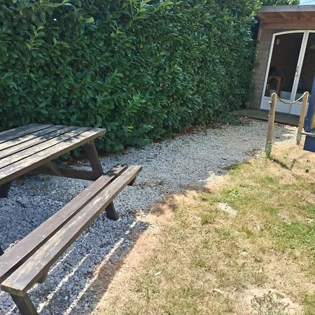 Ferienhaus Roulotte Et Jacuzzi De Rachel Au Domaine Du Reuze Winnezeele